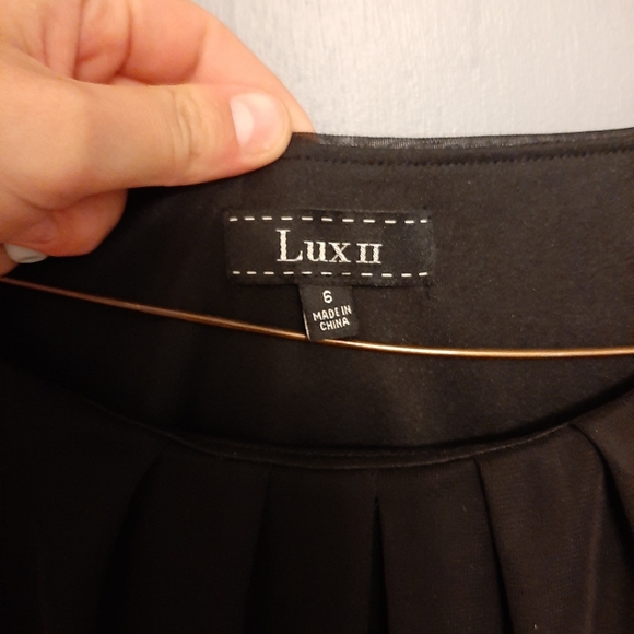 Black mini dress - Picture 2 of 4